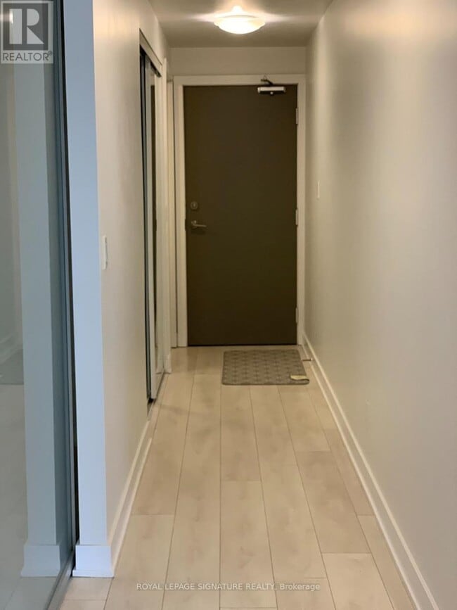 Building Photo - 169 Fort York Blvd