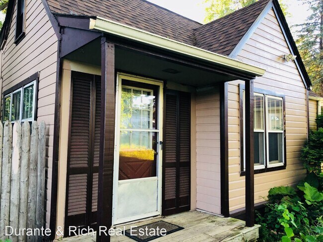 Foto del edificio - 2 br, 1 bath House - 4709 E. Hilltop Drive