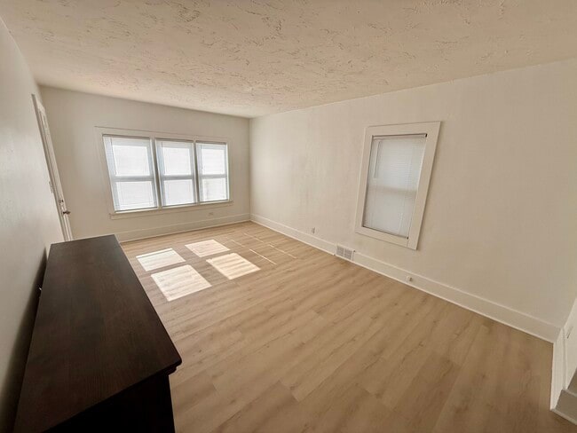 Foto del edificio - 146 Bondie St