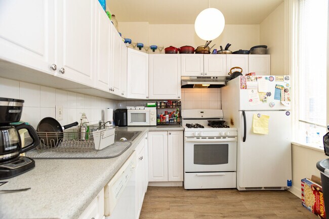 Foto del edificio - 958 W Webster Ave