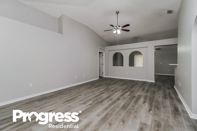 Building Photo - 932 Vanderbilt Dr
