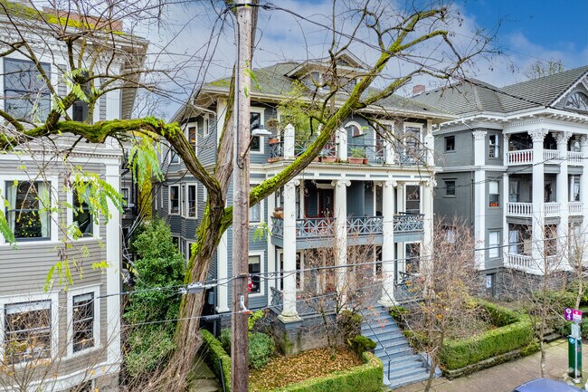 Building Photo - 2056-2058 NW Flanders St