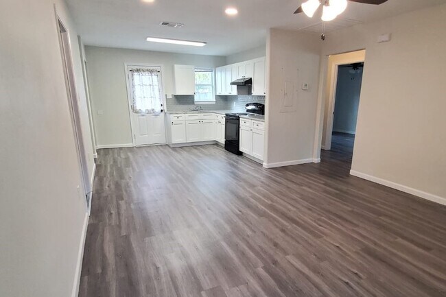 Foto del edificio - 513 N Park St