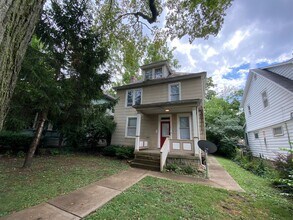 Building Photo - 171 E Northwood Ave