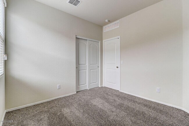Building Photo - 2403 E Alida Trail