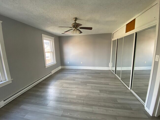 Building Photo - 724 Lynn Ave