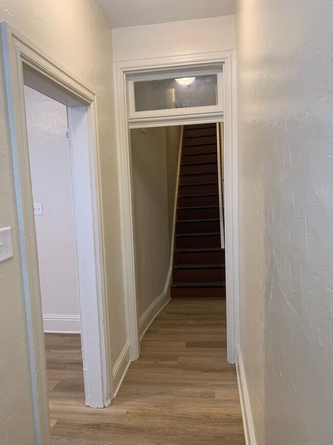 Foto del edificio - 5 Bedroom 2 Bath House, Parking, Yard- Yor...