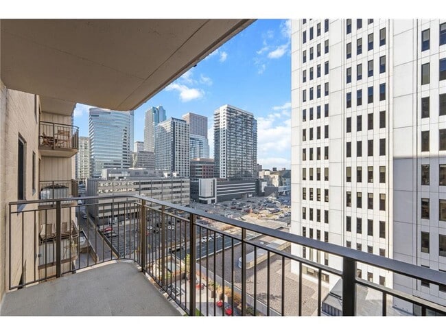 Foto del edificio - 121 Washington Ave S