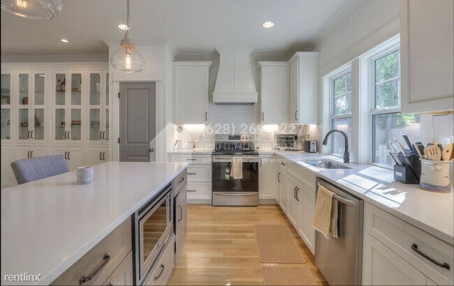 Foto del edificio - 3 br, 3 bath Condo - 302 Queen Ave -