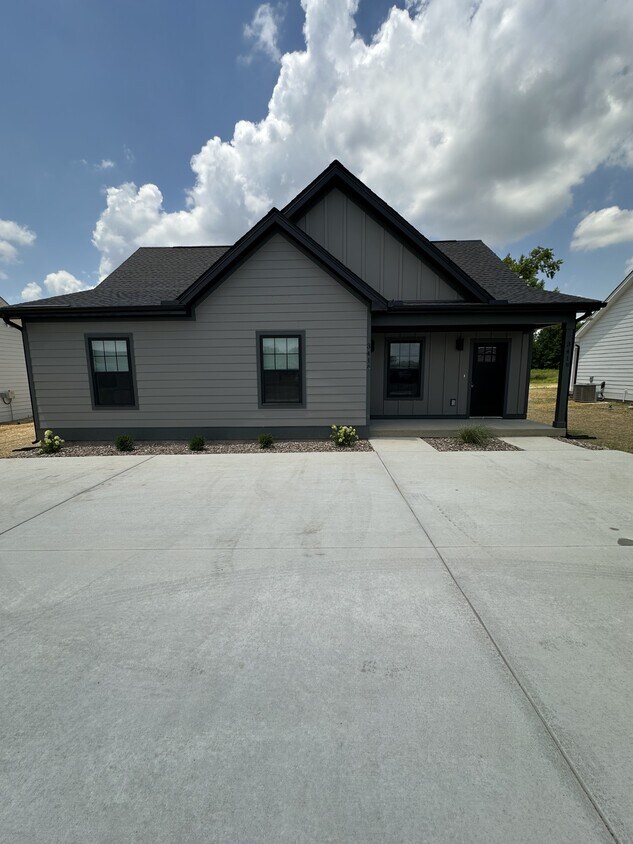 Primary Photo - 341 Woods Rd