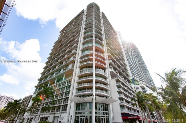 Foto del edificio - 690 SW 1st Ct