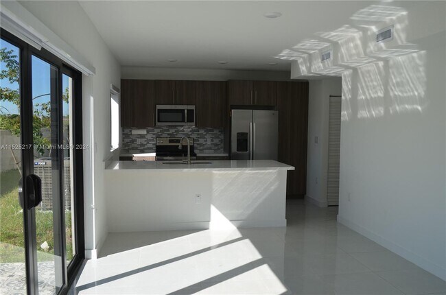 Foto del edificio - 1115 NW 1st St