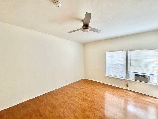 Foto del edificio - 439 N Van Ness Ave
