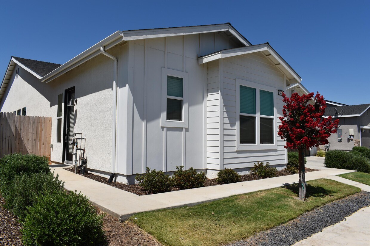 2434 Bastidas Dr, Merced, CA 95340 Townhome Rentals in Merced CA
