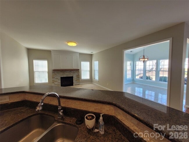 Building Photo - 2728 Sunberry Ln NW