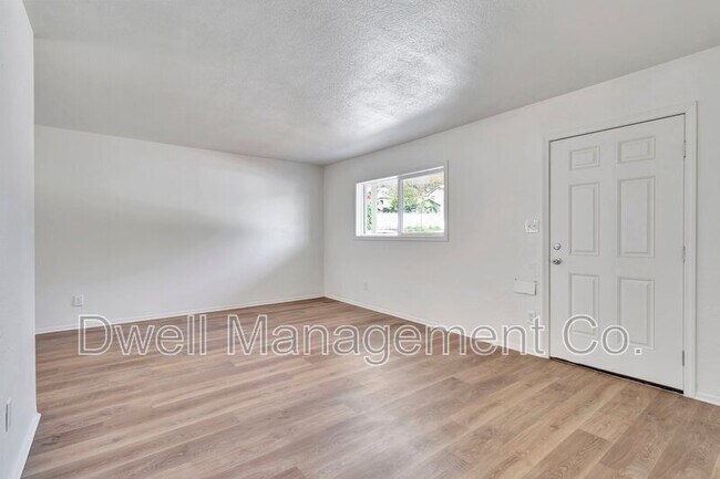 Building Photo - 6805 Alamo Way