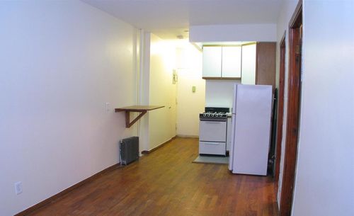 Building Photo - 356 W 48th St