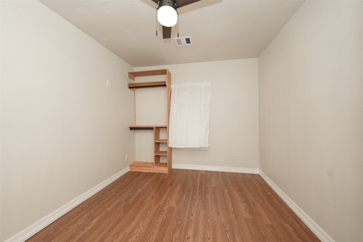 Foto del edificio - 9305 Kentshire Dr