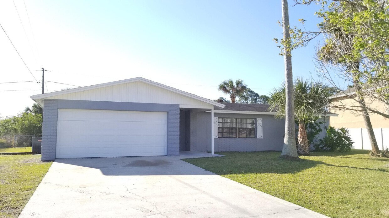 Foto principal - 682 Americana Blvd NE