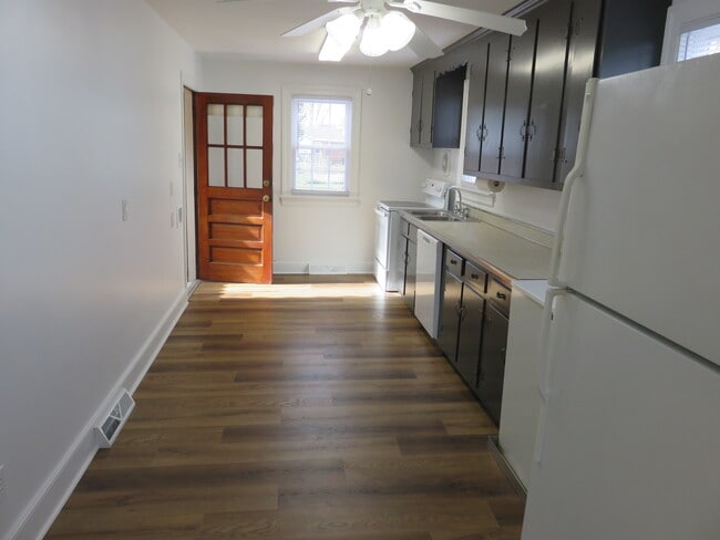 Building Photo - 5906 New Osborne Tpke