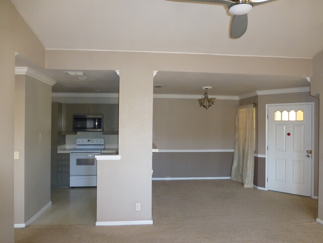 Kitchen and Diningroom - 7144 Dublin Meadows St