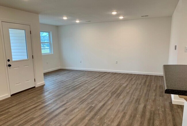 Building Photo - 817 Vine Street