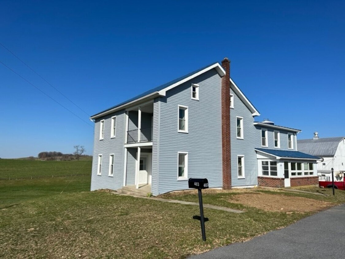 Primary Photo - Four Bedroom 1.5 Bath Farm House in Hamburg