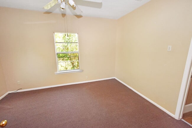 Building Photo - 3BR/1BA
