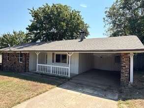 Building Photo - 1802 Parkview St