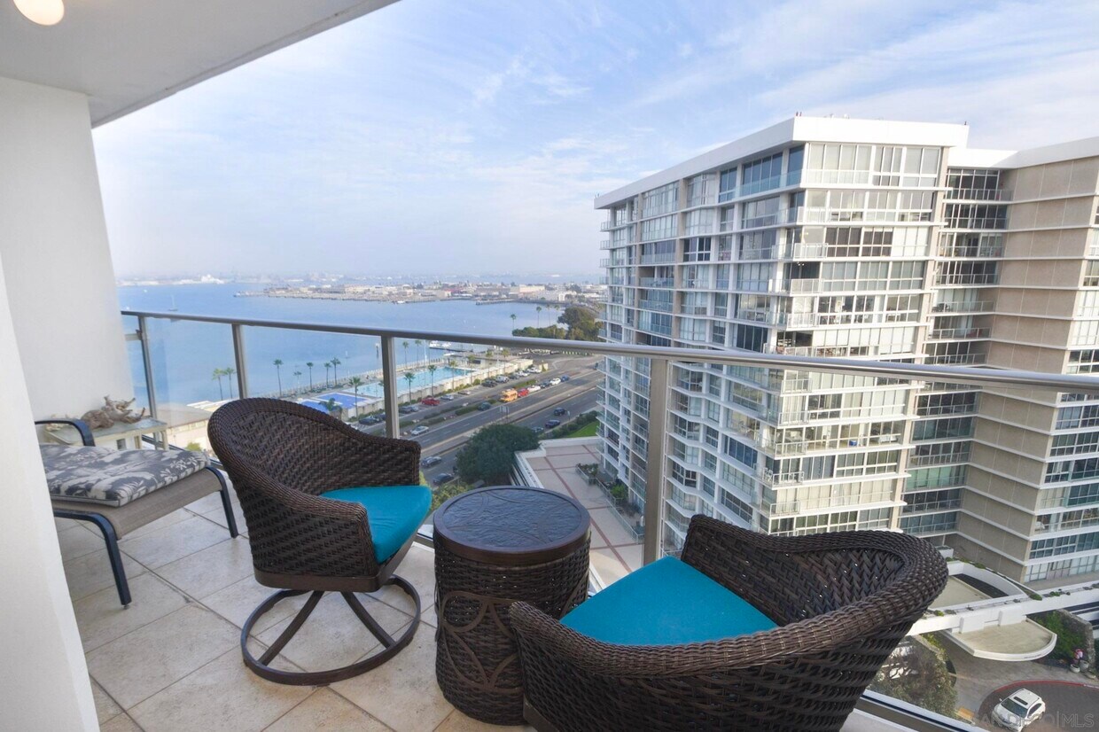 Foto principal - 1810 Avenida Del Mundo