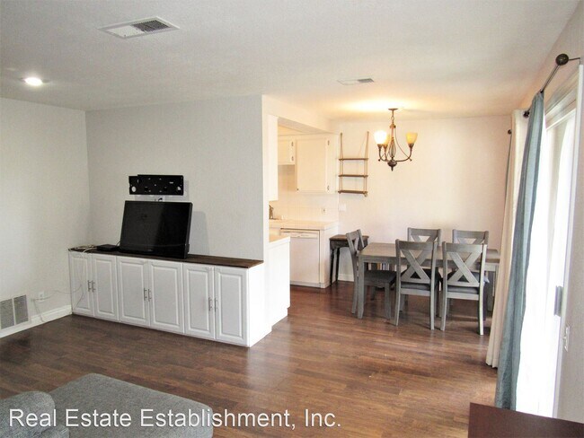 Building Photo - 20327 Cranberry Ln