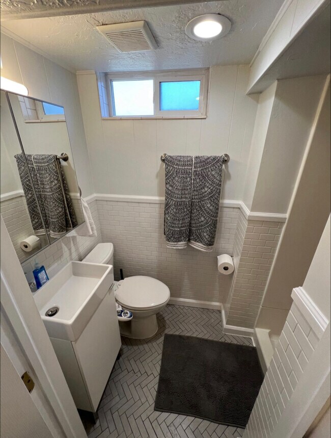 Foto del edificio - 2534 E Simpson Ave