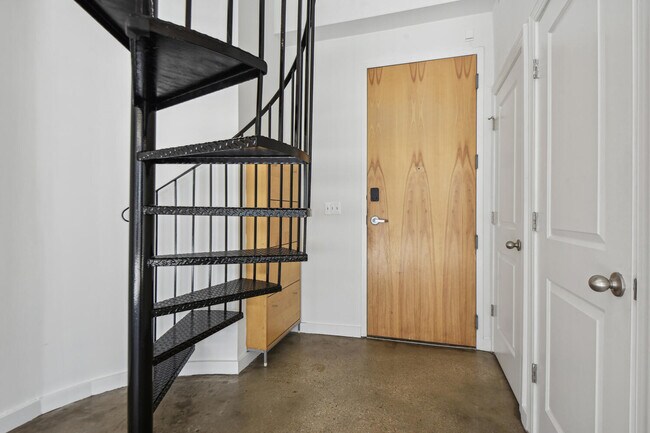 Foto del edificio - 701 Lamont St NW