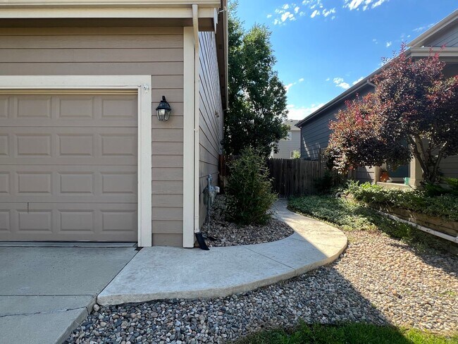 Foto del edificio - Spacious 4 Bedroom House in Firestone Avilable August!