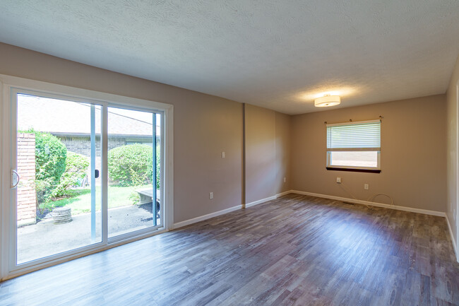 Building Photo - 1303 Meadow Bridge Dr