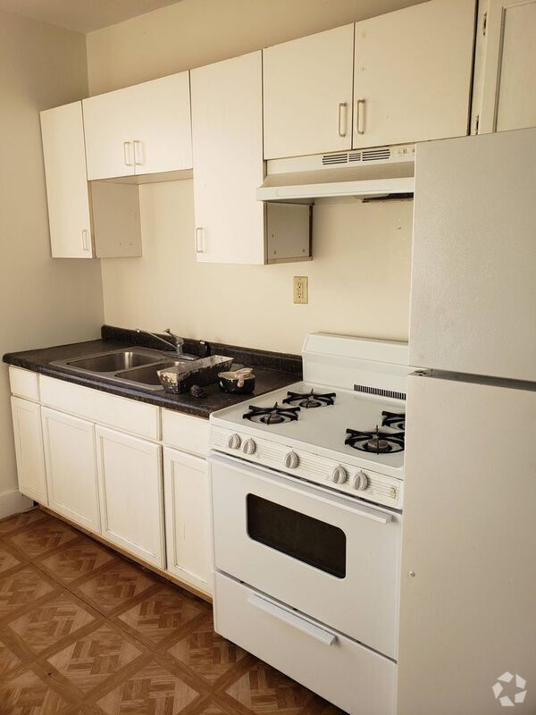 Building Photo - 5403 S Maplewood Ave