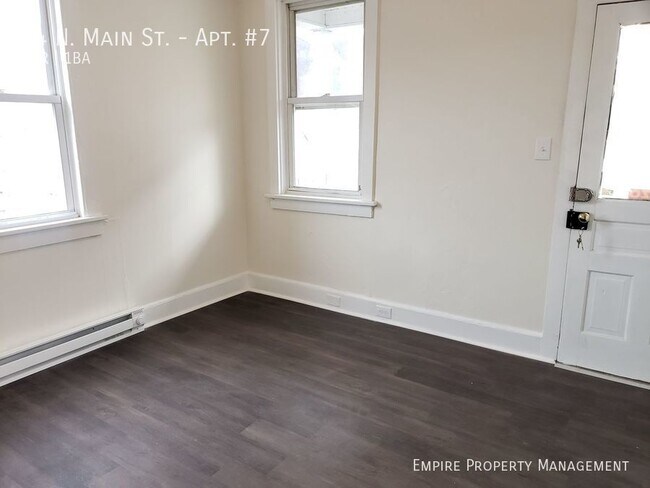 Foto del edificio - 3rd Floor: 1 Bedroom / 1 Bathroom Apartmen...