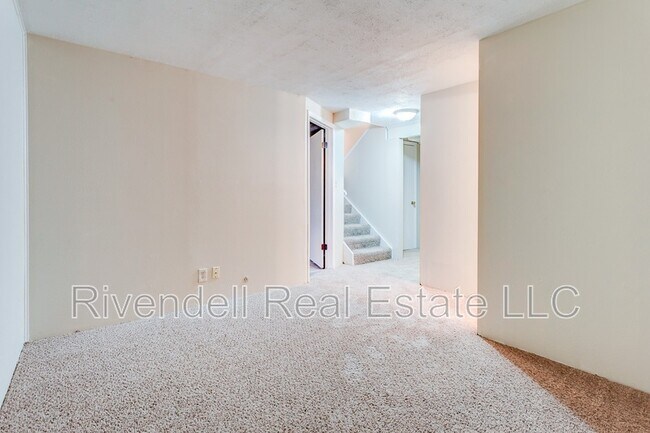 Foto del edificio - 9115 E Oxford Dr