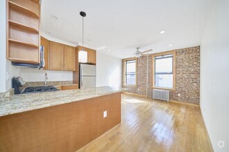 Building Photo - 610 W 196th St