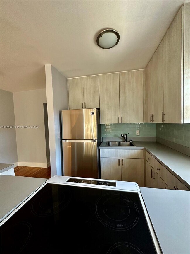 Foto del edificio - 1155 NE 111th St