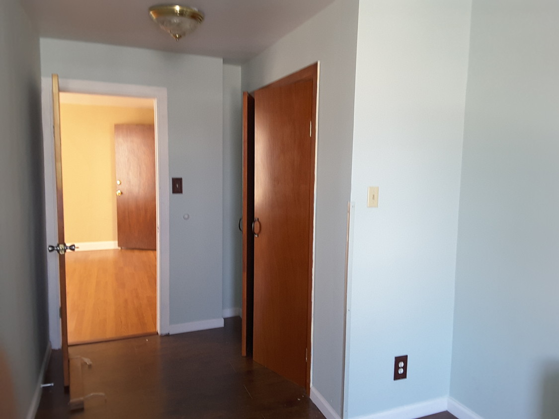 Foto principal - 1454 E 96th St