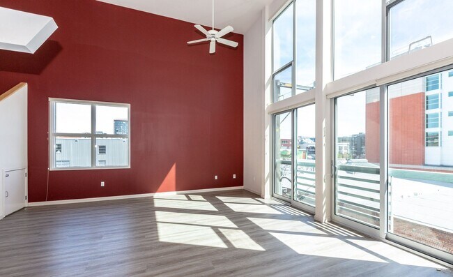 Building Photo - Outside Portfolio