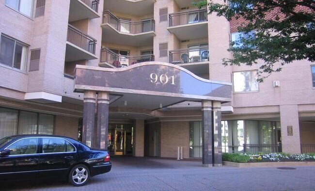 Foto del edificio - 901 North Monroe Street