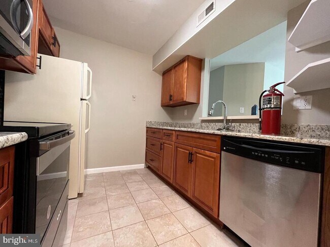 Building Photo - 41013 Coopers Pl