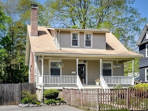 Building Photo - 31 Wood Ave