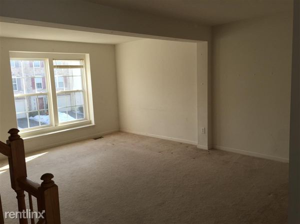 Building Photo - 250 Windsor Ct