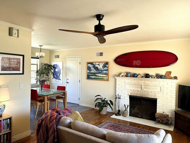 Foto del edificio - Beautiful Old Southwest Reno Home with Huge Private Yard
