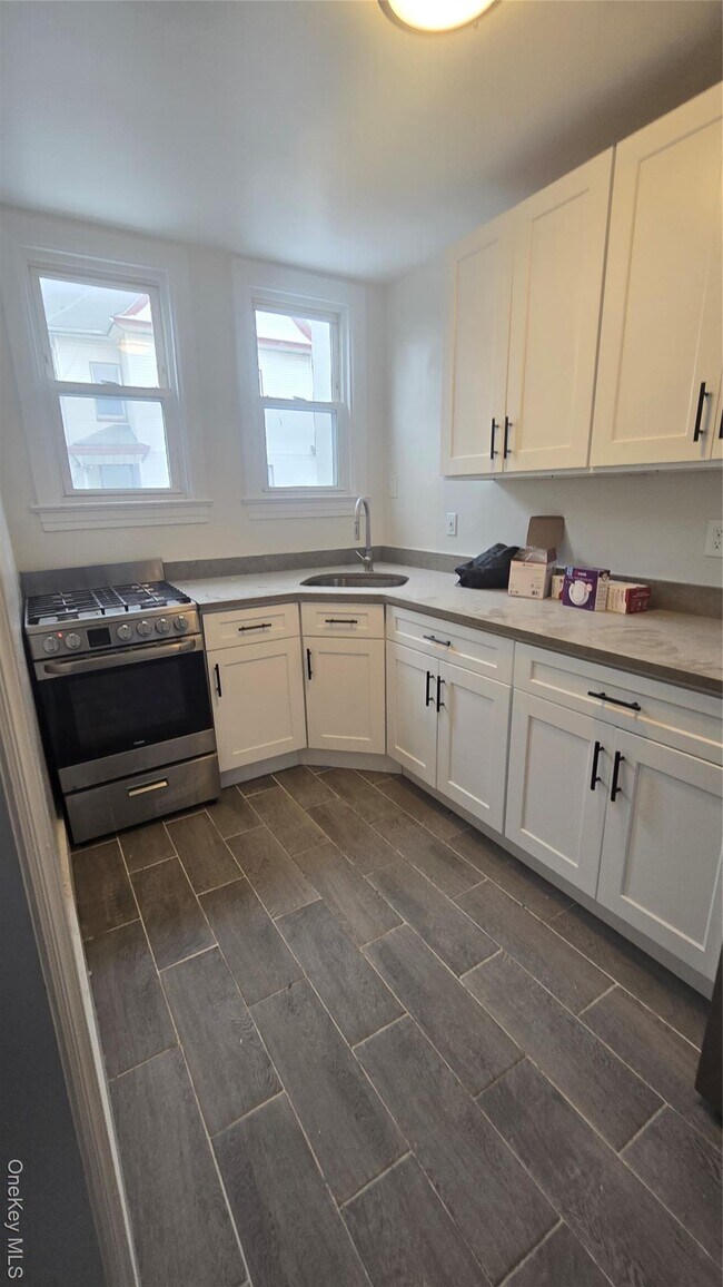 Foto del edificio - 48 N Fulton Ave