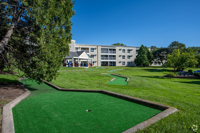 Campo de minigolf - Grand Pre East Apartments