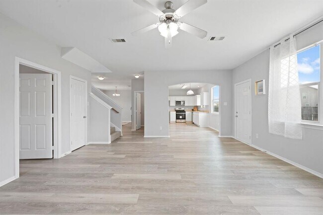 Foto del edificio - 5703 Park Village Dr